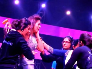 GAUHAR KHAN SLAPPED BY A MAN AT INDIA’S RAW STAR FINALE