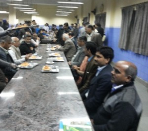 Jamia’s Vice-Chancellor interacts with hostellers over dinner