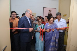 Union Minister for Minority Affairs, inaugurates an exhibition on   ‘Islamic Art and Crafts’ at Jamia