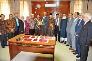 Delegation from State Islamic University of Indonesia visits AMU