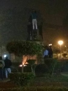 Tension on Campus : ‘Saffron’ paint on Vivekananda’s statue at Faculty of Arts.