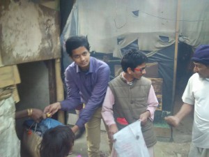 Jamia students distributed clothes