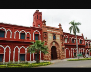 Clash In Aligarh Muslim University,One Dead