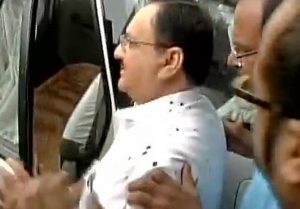 Students throw ink at Health Minister JP Nadda in Bhopal