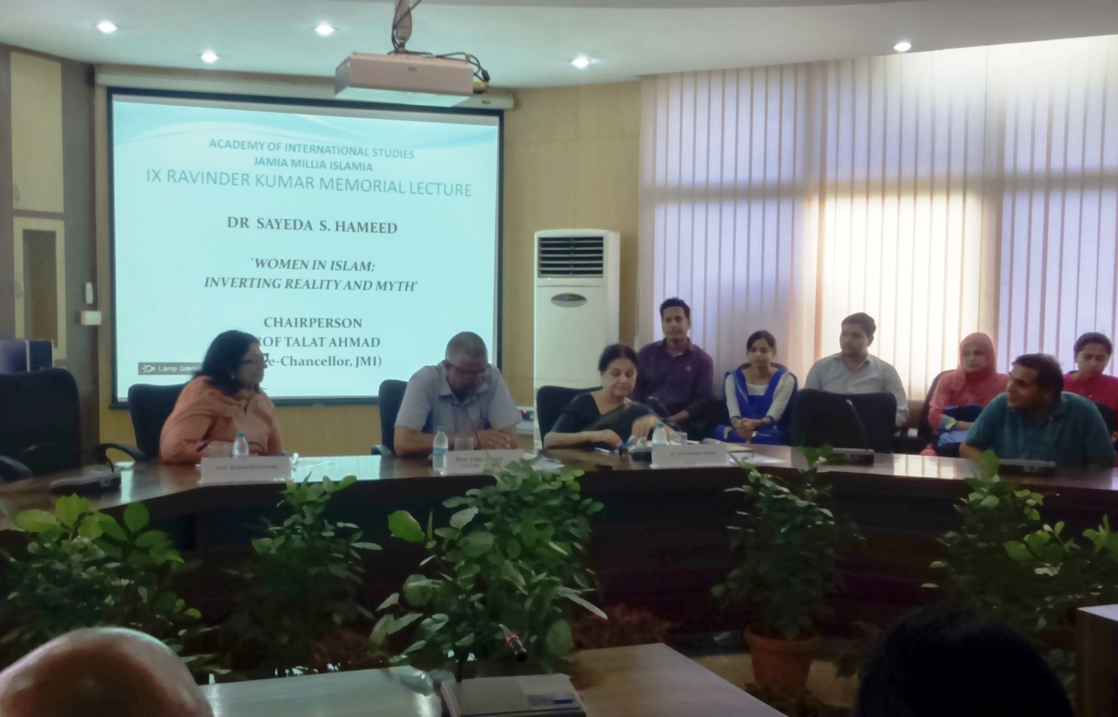 IX Ravinder Kumar Lecture - Dr Hameed, to her right VC Prof. Talat Ahmad and Prof. Rashmi Doraiswamy