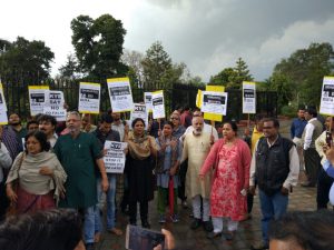 DU Teachers Stages Protest March Outside VC Office in Delhi University against DU Move To Make Colleges Autonomous