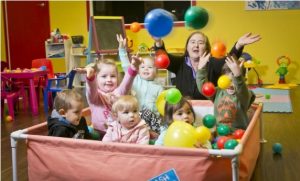 5 Reasons why you should send your child in Creche