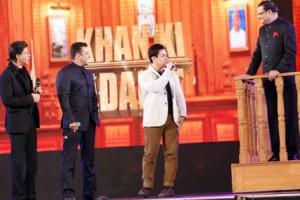 Khantastic moment: Shah Rukh, Salman, Aamir share the  stage