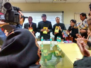 Jamia VC releases books of poetry and short stories