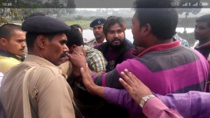 Protest held at AMU-Kishanganj to remove director and warden