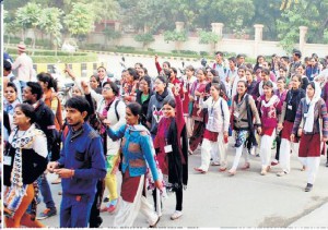कोर्स दो साल का करने के विरोध में बीएड कॉलेजों के विद्यार्थी उतरे सड़क पर!