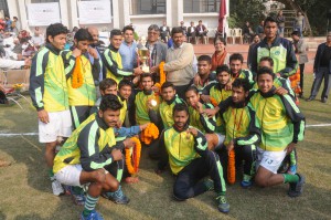 Jamia wins crowning trophy in hockey tourney.