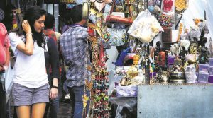 5 Cheap Street Markets in Mumbai where you can Stop to Shop